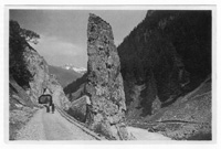 Lötschental: Talstraße mit Obelisk bei Goppenstein 1920